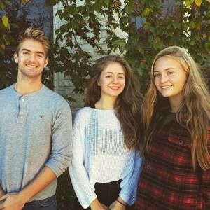 Meet your Posher, Cynthia